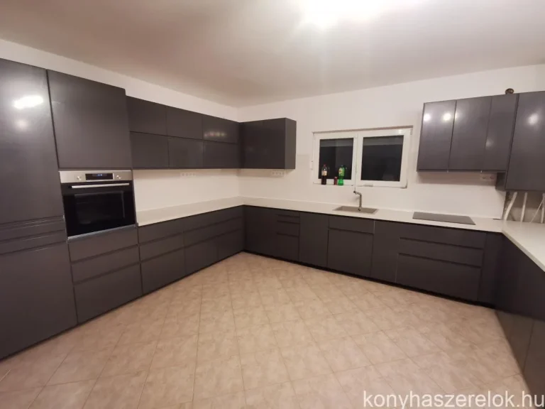 Elkészült konyha (2021. március)