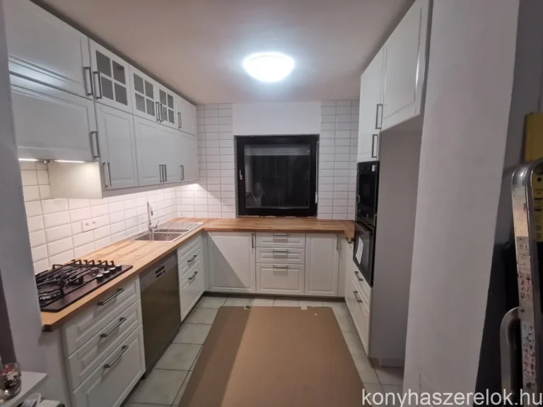 Elkészült konyha (2021. április)