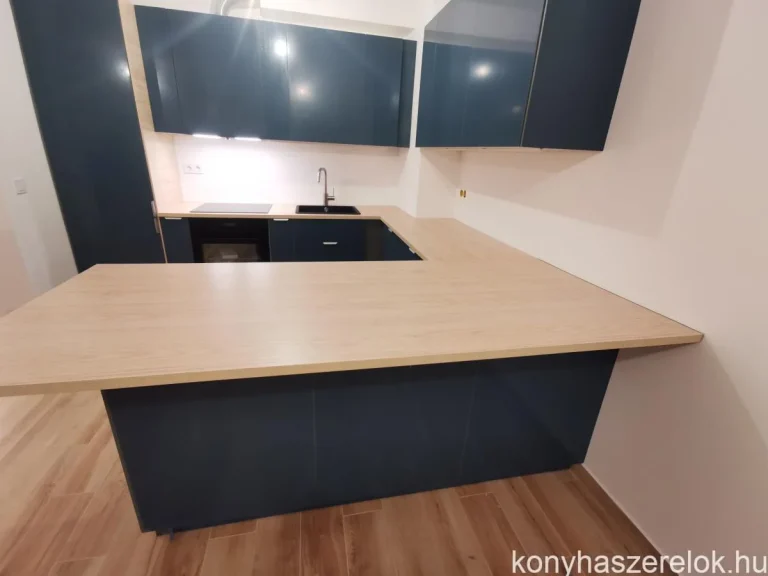 Elkészült konyha (2022. február)